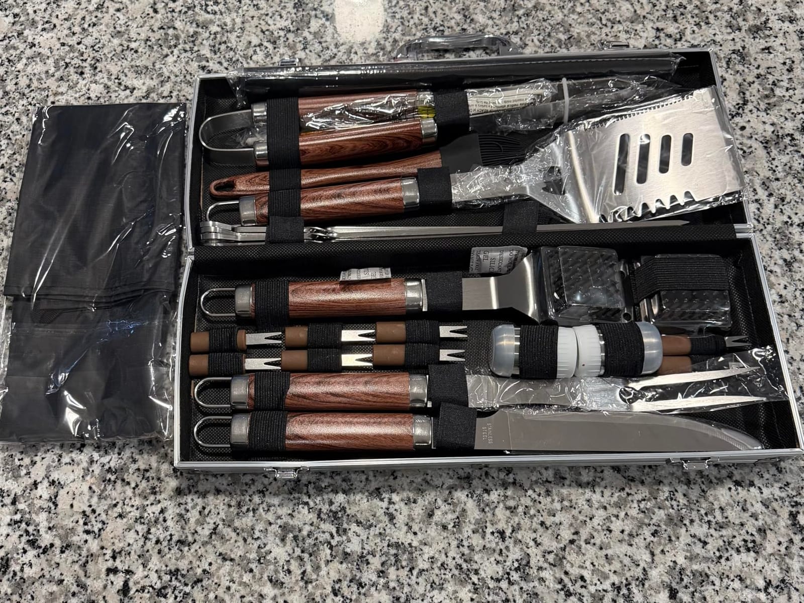 ROMANTICIST 26pcs Grilling Gifts for Men, Dad Gifts for Father's Day, Stainless Steel BBQ Grill Accessories Tools Set, Heavy Duty BBQ Utensils Kit with Apron, Thermometer, Mats in Aluminum Case Brown customer photo 1