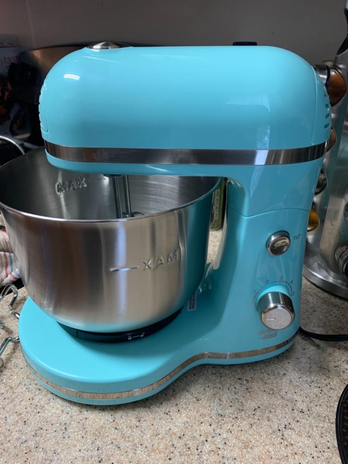 Delish by Dash Stand Mixer - Compact Mixer for Everyday Baking - 5-Speed Power with Removable Mixing Bowl - Dough Hooks Included - Aqua, 3.5-Quart customer photo 1