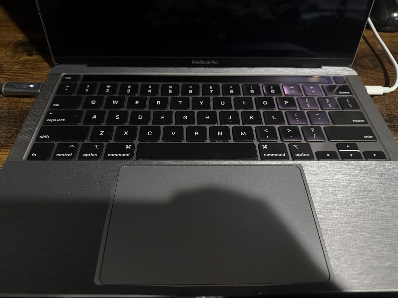 Apple 2020 MacBook Pro with 2.0GHz Intel Core i5 (13-inch, 16GB RAM, 512GB SSD Storage) - Space Gray (Renewed) customer photo 1