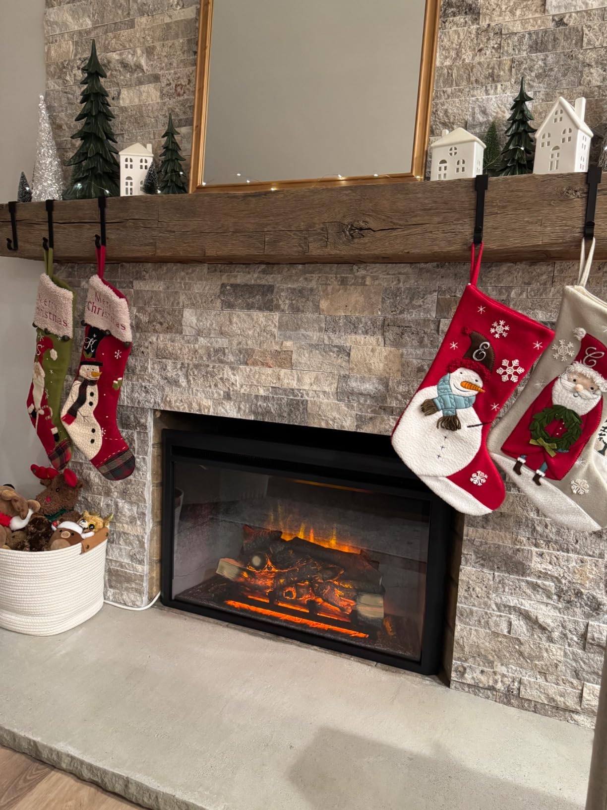 RICHFLAME 23 Inches, Edward Electric Fireplace Insert with Fire Crackling Sound, Weathered Concrete Interior, Remote Control, 750/1500W, Black customer photo 1