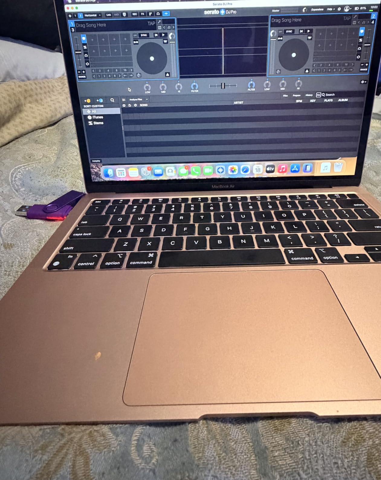 Apple Late 2020 MacBook Air with Apple M1 Chip (13 inch, 8GB RAM, 256GB SSD) Silver (Renewed) customer photo 2