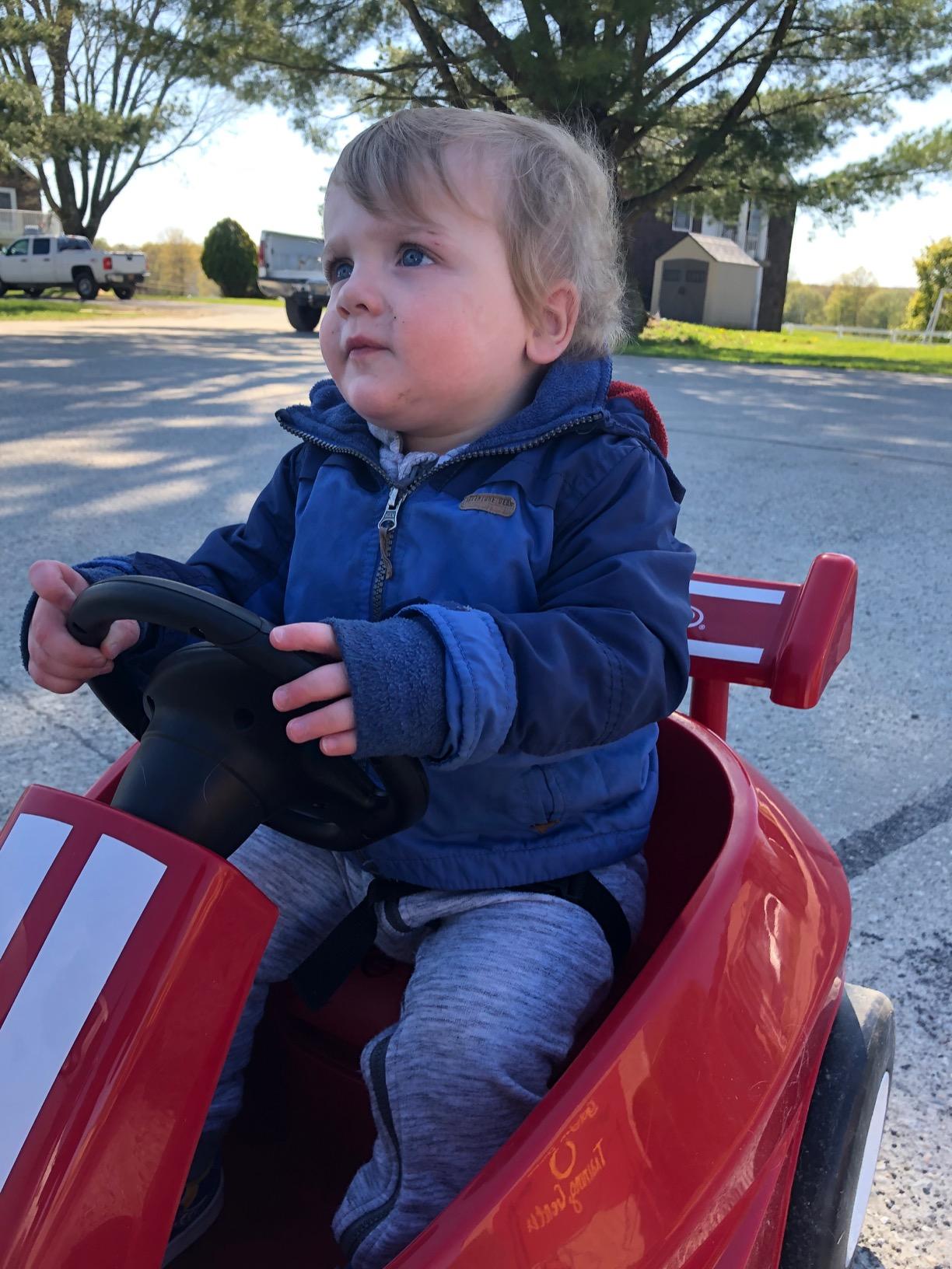 Radio Flyer 6V Battery Powered Bumper Car, Electric Ride On with Remote, Toddler Ride On Toy for Ages 1.5+ Years customer photo 1