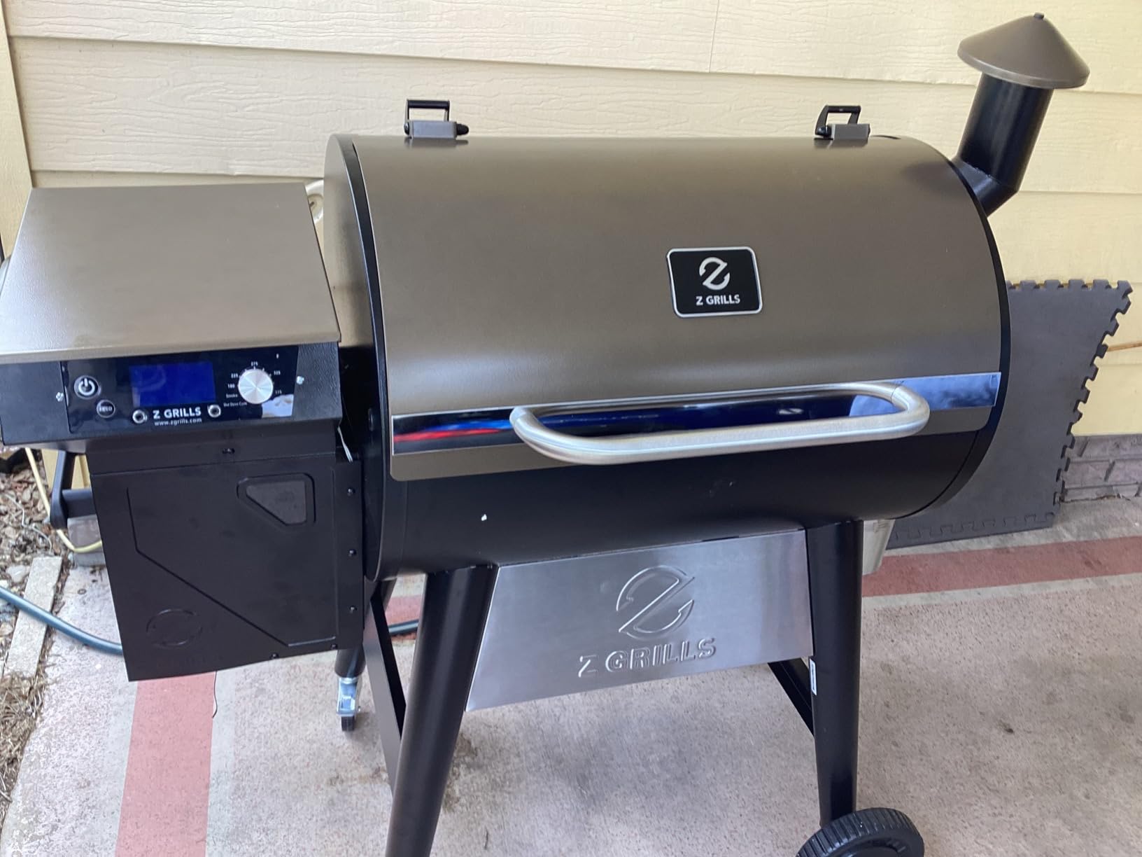Z GRILLS 7002C Wood Pellet Grill, PID 3.0 Controller,697 in sq customer photo 1