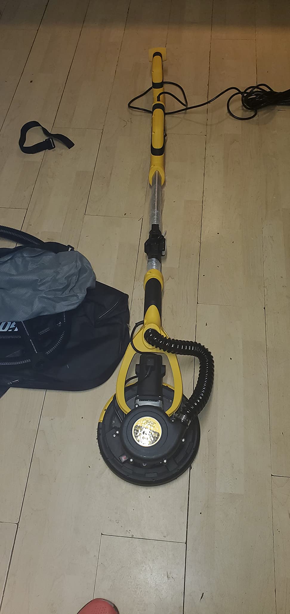 Drywall Sander, Electric Drywall Sander with Vacuum, Automatic Dust Removal, 7 Variable Speed, 900-1800RPM, 26’ Power Cord, Labor-Saving Handle and Patented Fixture for Ceiling Sanding, LED Light customer photo 2
