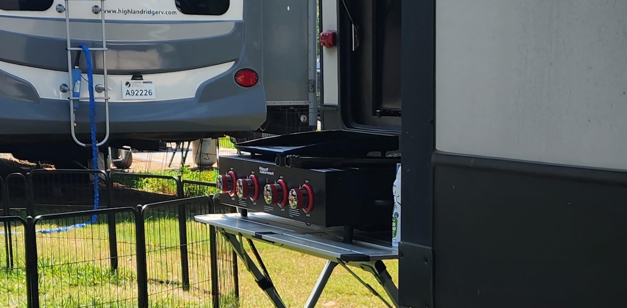 Royal Gourmet GD4002T 4-Burner Tailgater Grill and Griddle Combo | Portable Flat Top Propane Gas Grill with 40,000 BTUs Output for Backyard or Outdoor Cooking, Black customer photo 1