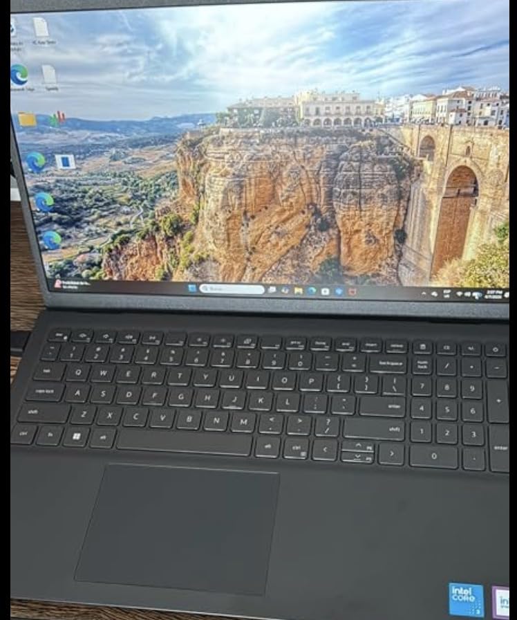Dell 15.6 Laptop, FHD, Intel Core 3 100U, 8 GB RAM, Windows 11 Home customer photo 1