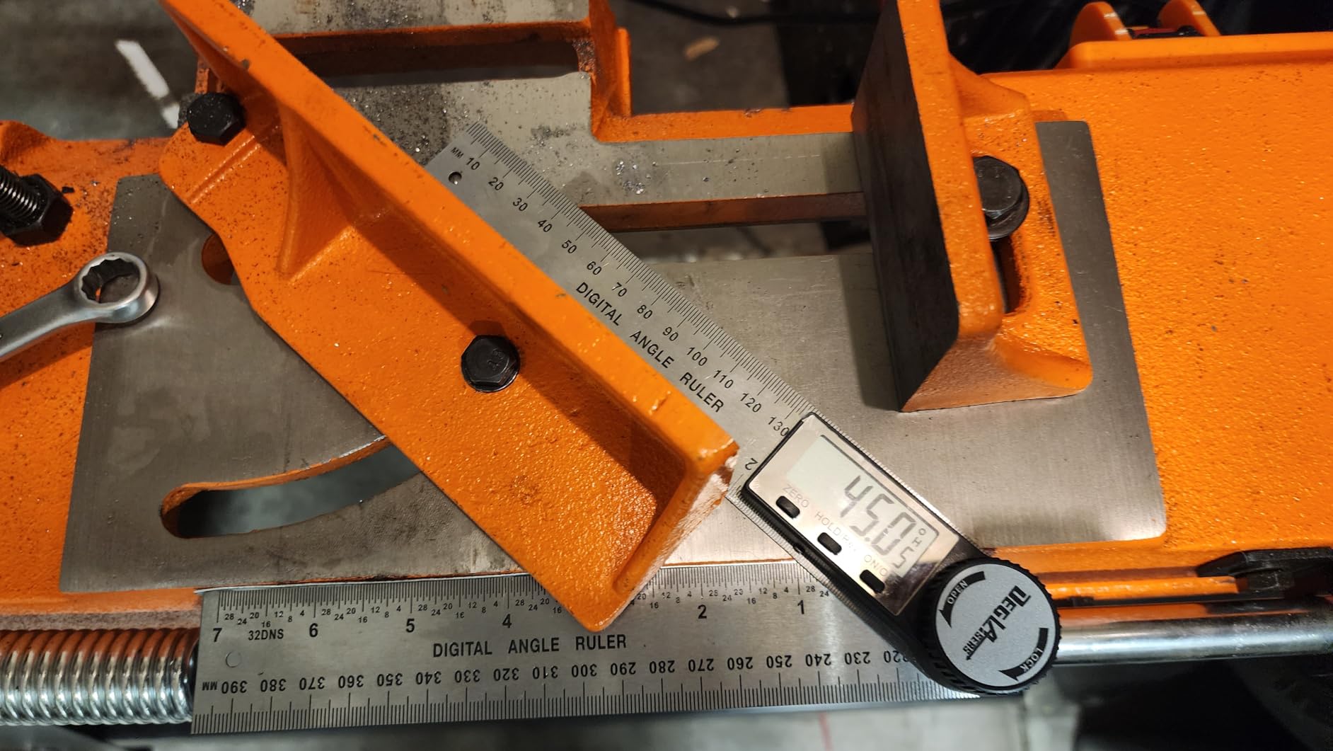 WEN Metal Band Saw with Stand (BA4664), Black customer photo 2