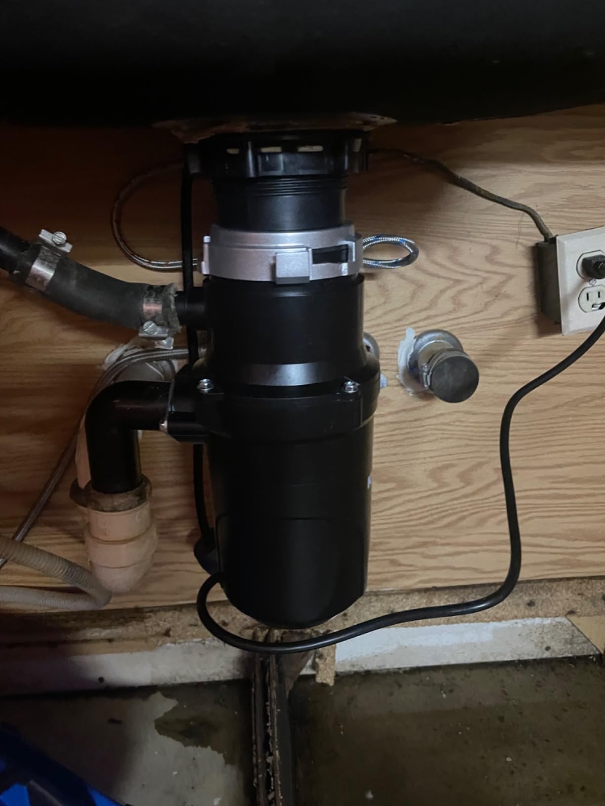 KRAUS WasteGuard 1/2 HP Continuous Feed Ultra-Quiet Motor Garbage Disposal with Quick Connect Mount, Power Cord and Flange Included customer photo 1