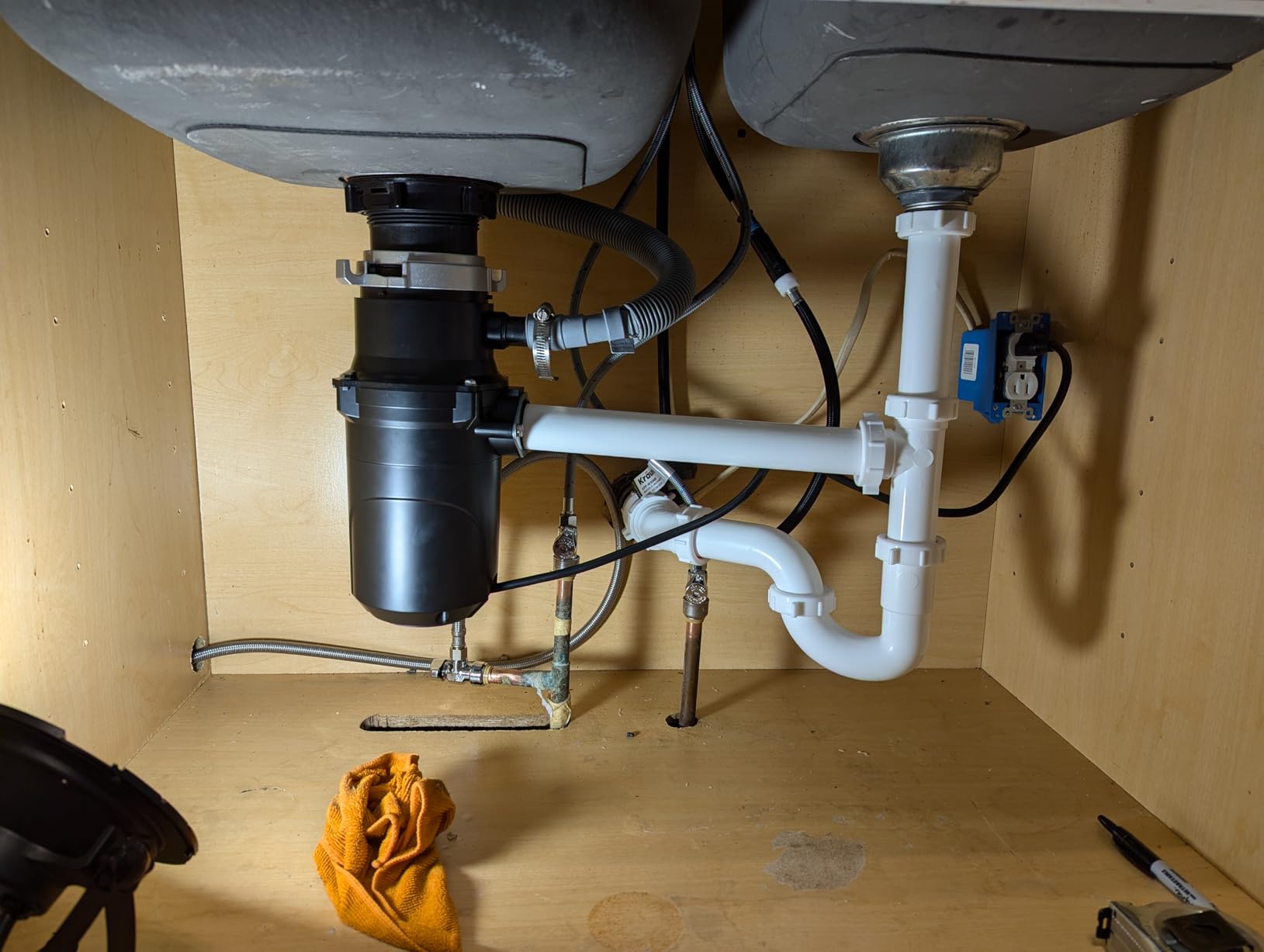 KRAUS WasteGuard 1/2 HP Continuous Feed Ultra-Quiet Motor Garbage Disposal with Quick Connect Mount, Power Cord and Flange Included customer photo 2