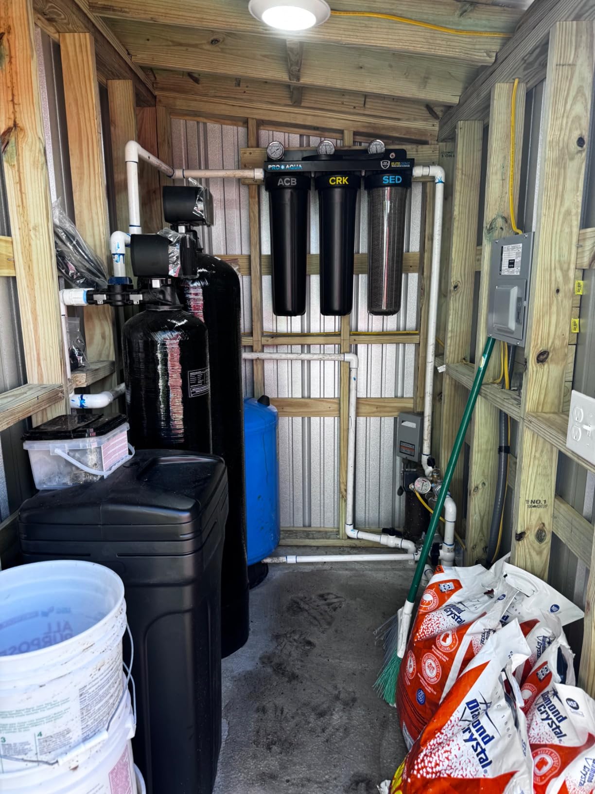 PRO+AQUA Elite 5-Stage Whole House Water Softener and Filter Bundle System for Well Water | Reduces Heavy Metals, Iron, Sulfur, Sediment, Chlorine, and More | Ideal for 3-4 Bathrooms (+ RO System) customer photo 2