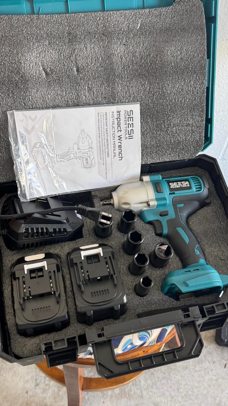 Seesii Impact Wrench 665 FT-LBS(900N.m) 3300IPM 1/2 Impact Gun High Torque Electric Impact Driver Cordless Impact Wrench with 21V 2x4.0Ah Battery 6 Sockets&Case for Home Car Tire Lug Nut Removal Tool customer photo 1