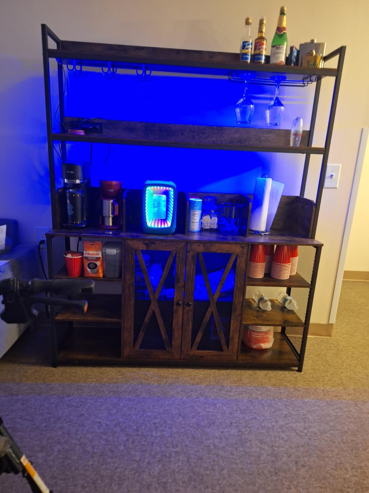 Frigidaire Gaming Light Up Mini Beverage Refrigerator, 6 can, 4 liters, Cooler with large see through door and LED lights Perfect for Gaming Experience, Home, Office, or Cars.12V Charger (Stealth) customer photo 2