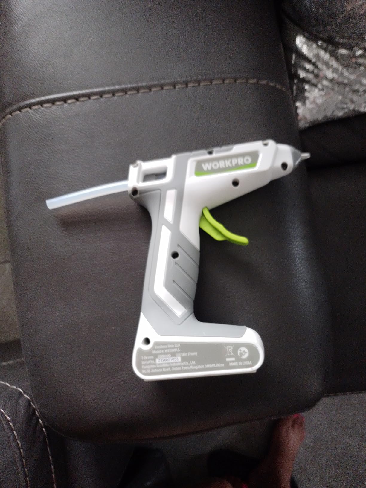 WORKPRO 7.2V Cordless Hot Melt Glue Gun with 20 Pcs Mini Glue Sticks customer photo 2
