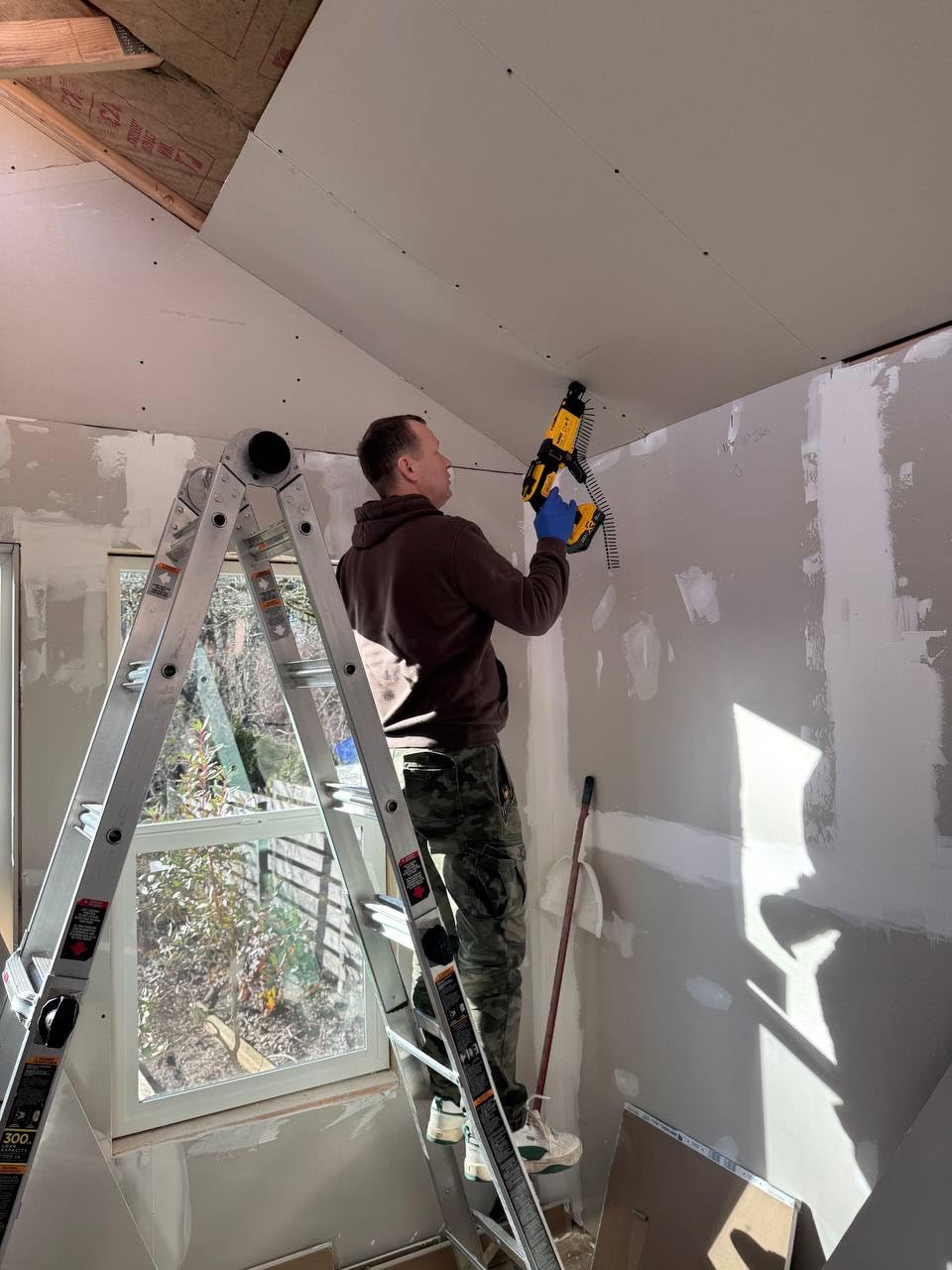 DEWALT 20V Max Drywall Screwgun, Tool Only (DCF630B) customer photo 2