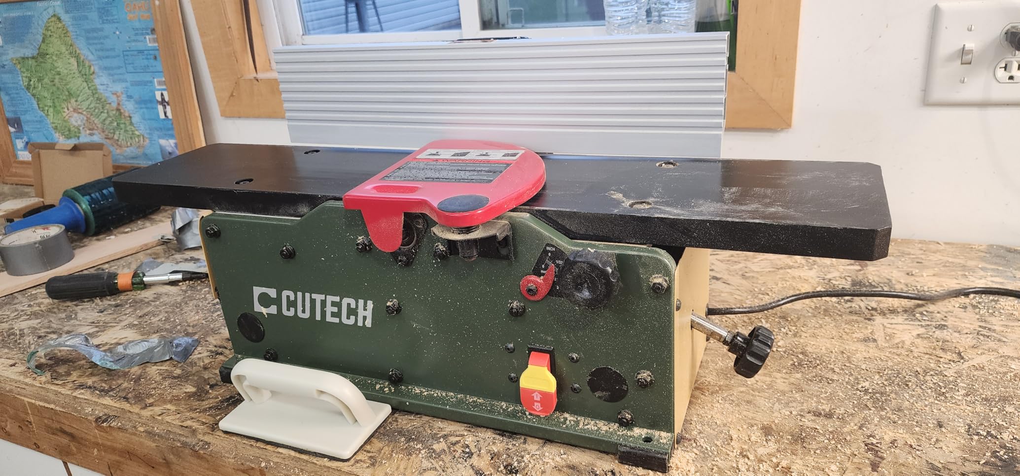 Cutech 40160HB 6-Inch Spiral Cutterhead Benchtop Jointer with teflon-Coated Aluminum Tables, 12 TC Inserts, 19-5/8” Aluminum Fence, and a 10-amp Motor (Rifle Green, 6 inch) customer photo 2