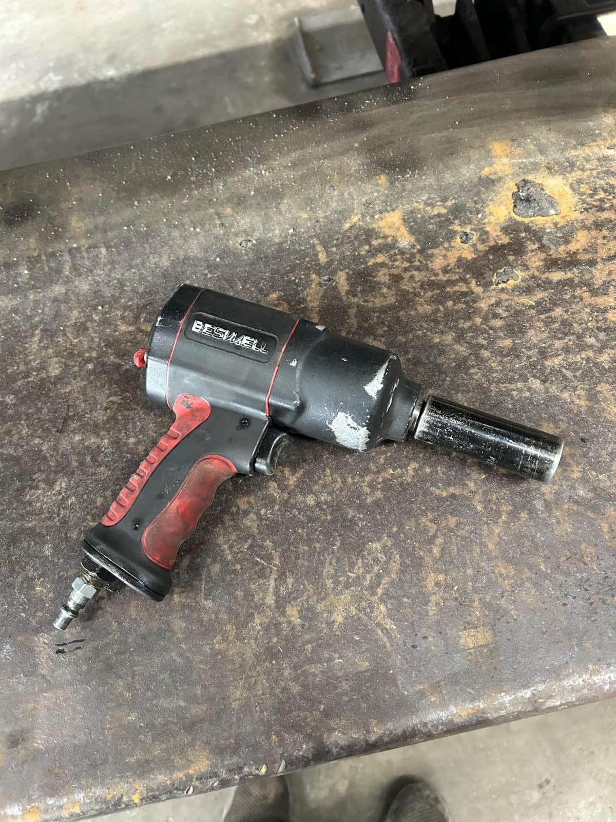 BESWELL® BW-112BN 1/2-Inch Air Impact Wrench with 1180 Ft-Lbs Max Torque customer photo 1
