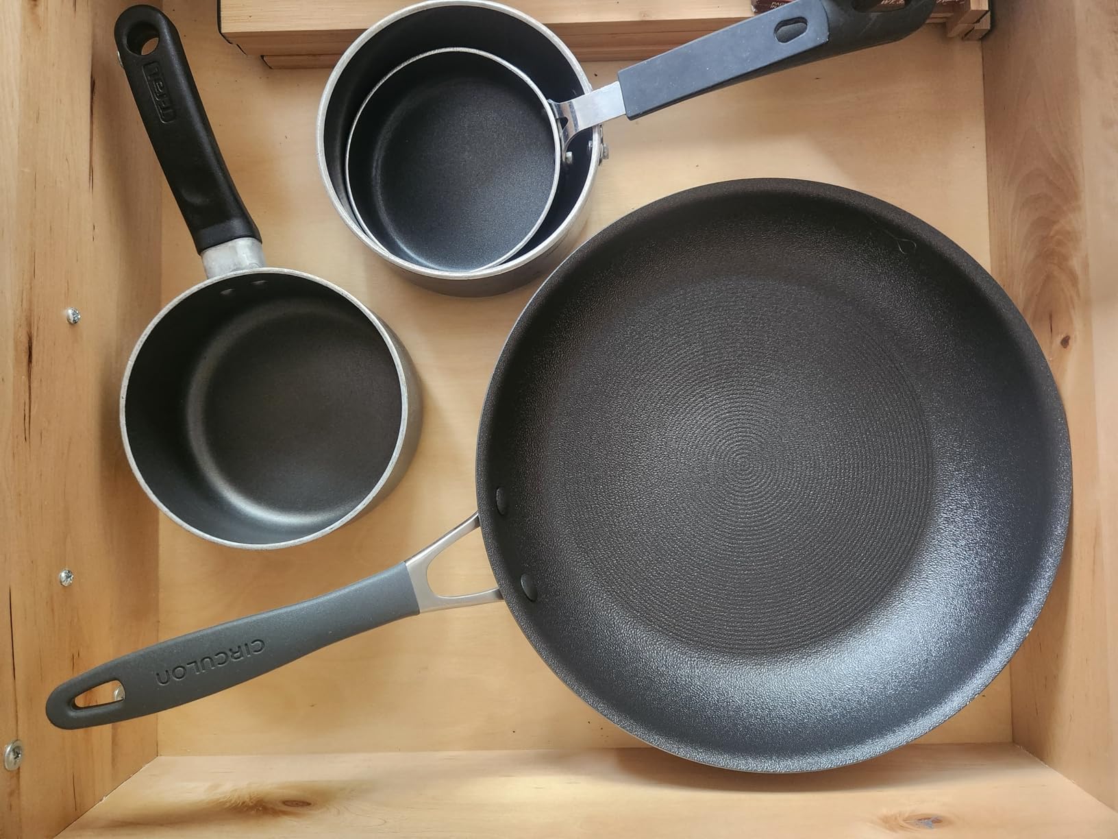 Circulon A1 Series Induction Pots and Pans Cookware Set, 9-Piece, Graphite customer photo 1