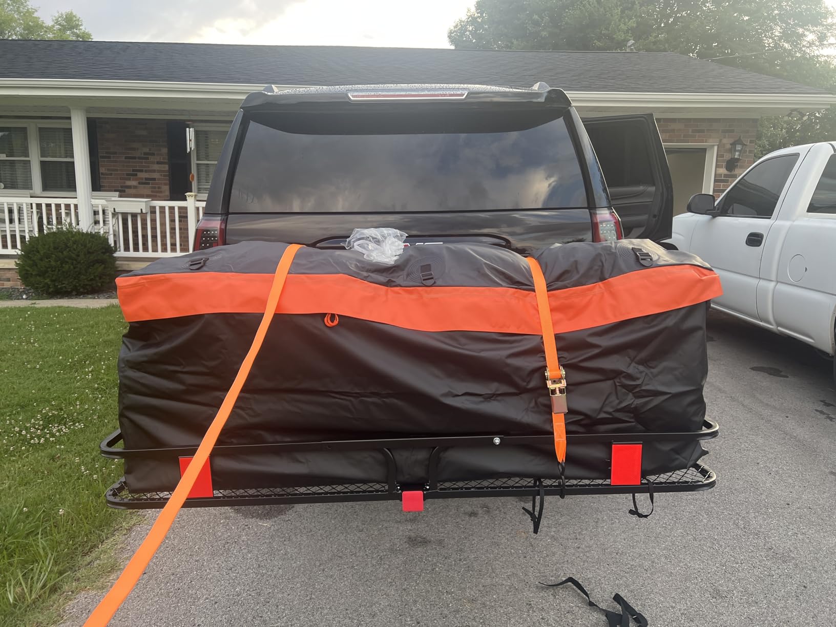 VEVOR 60 x 24 x 6 in Folding Hitch Cargo Carrier 500lbs Capacity customer photo 1