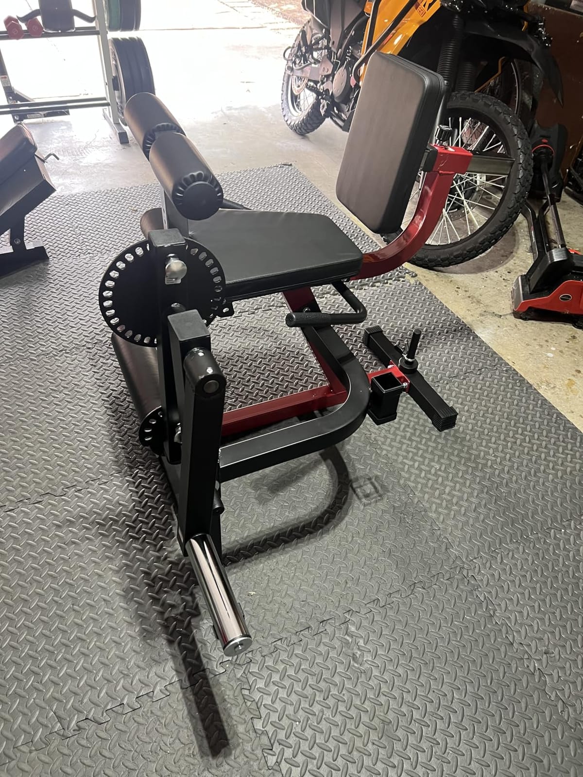 GMWD Leg Extension and Curl Machine, Lower Body Special Leg Machine, Adjustable Leg Exercise Bench with Plate Loaded, Leg Rotary Extension for Thigh, Home Gym Weight Machine customer photo 1