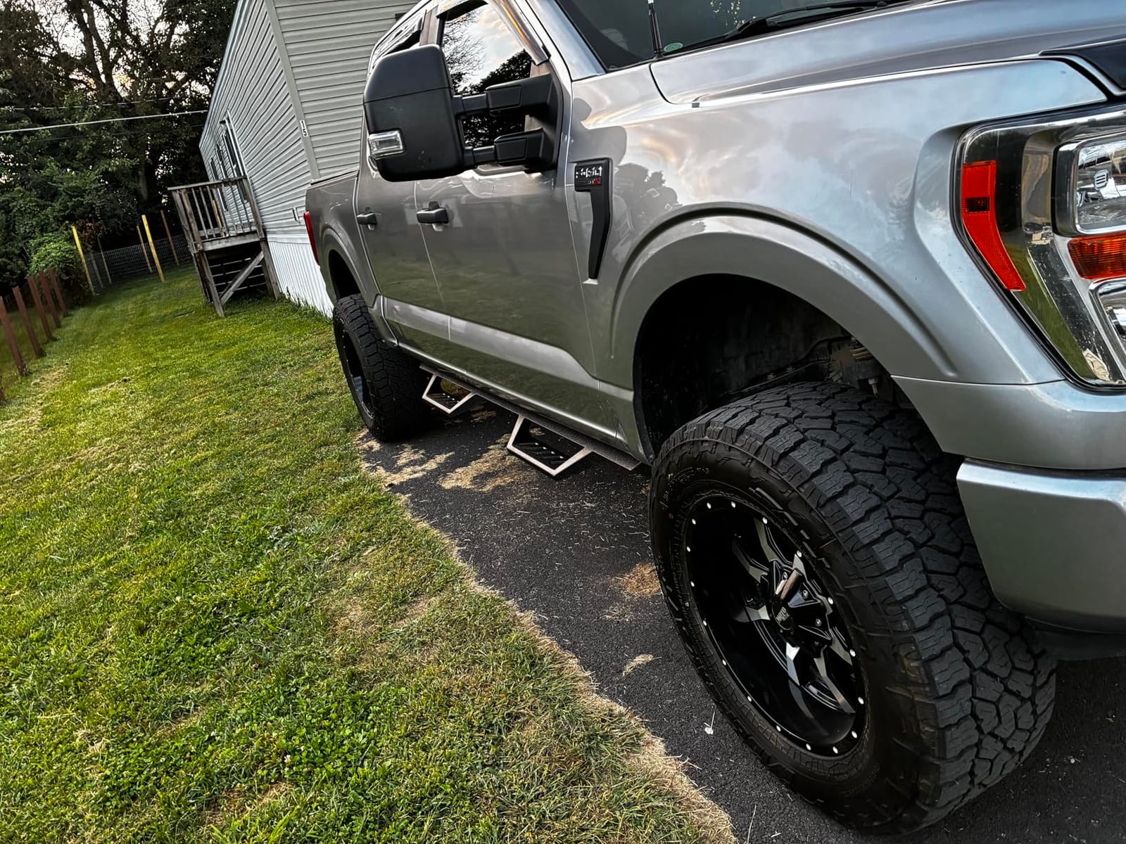 Tyger Auto LanderX Running Board Compatible with 2015-2026 Ford F-150; 2022-2026 F-150 Lightning; 2017-2026 F-250 F-350 SD | Supercrew Cab | TG-LX3F82368 | Drop Step Side Step Rail Nerf Bars customer photo 2