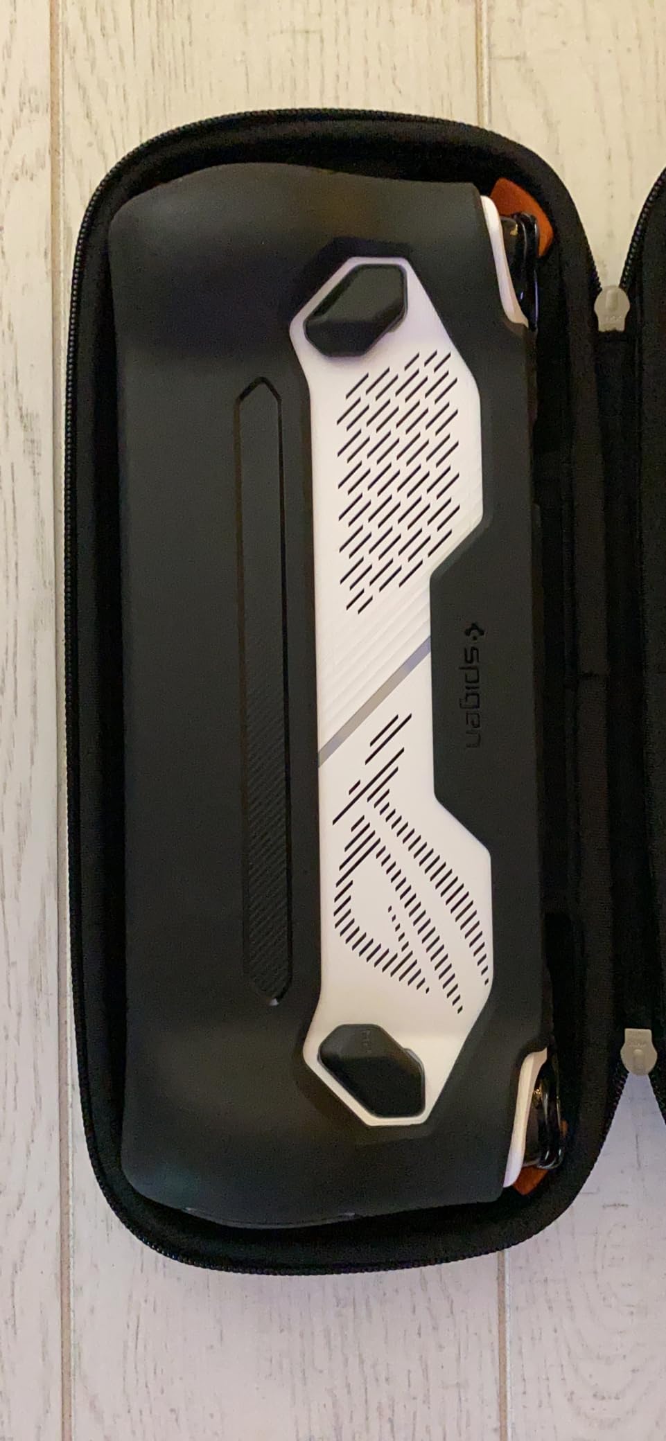 Spigen Rugged Armor Pro Hard Shell Carrying Case customer photo 2