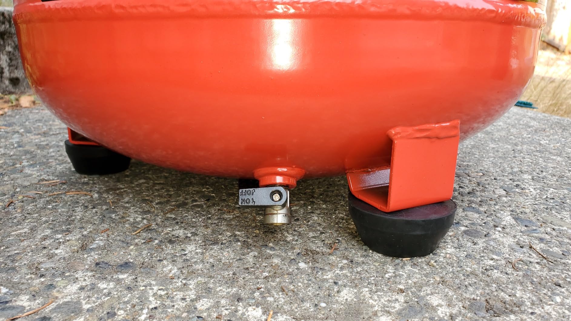 ECOMAX Pancake Air Compressor MAX 150 PSI, 2.6 CFM @90 PSI, Oil-Free customer photo 1