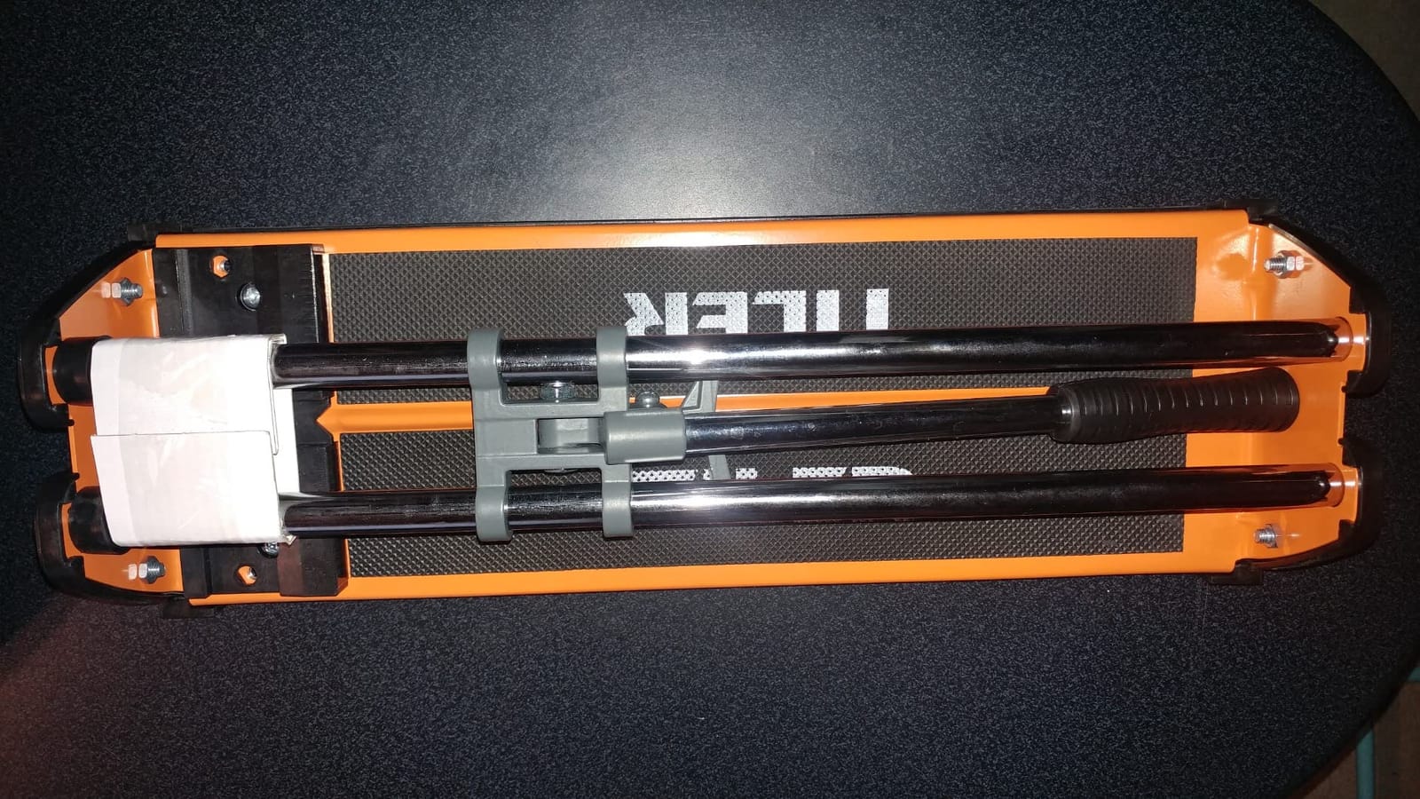 TILER 17 Inch Manual Tile Cutter, Professional Porcelain Ceramic Tile Cutter with Chrome Plated Solid Rails,Bonus 2pcs Spare Tungsten Carbide Cutting Wheel, Adjustable Fence Gauge, Anti-Skid Feet customer photo 2