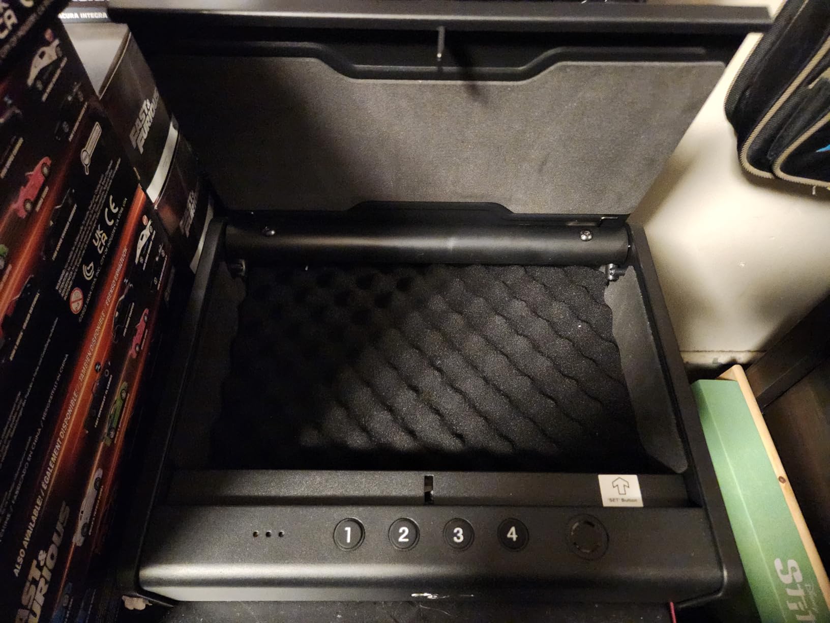 PINEWORLD Biometric Fingerprint Handgun Safe with Raised Backlit Keypad&Key customer photo 1