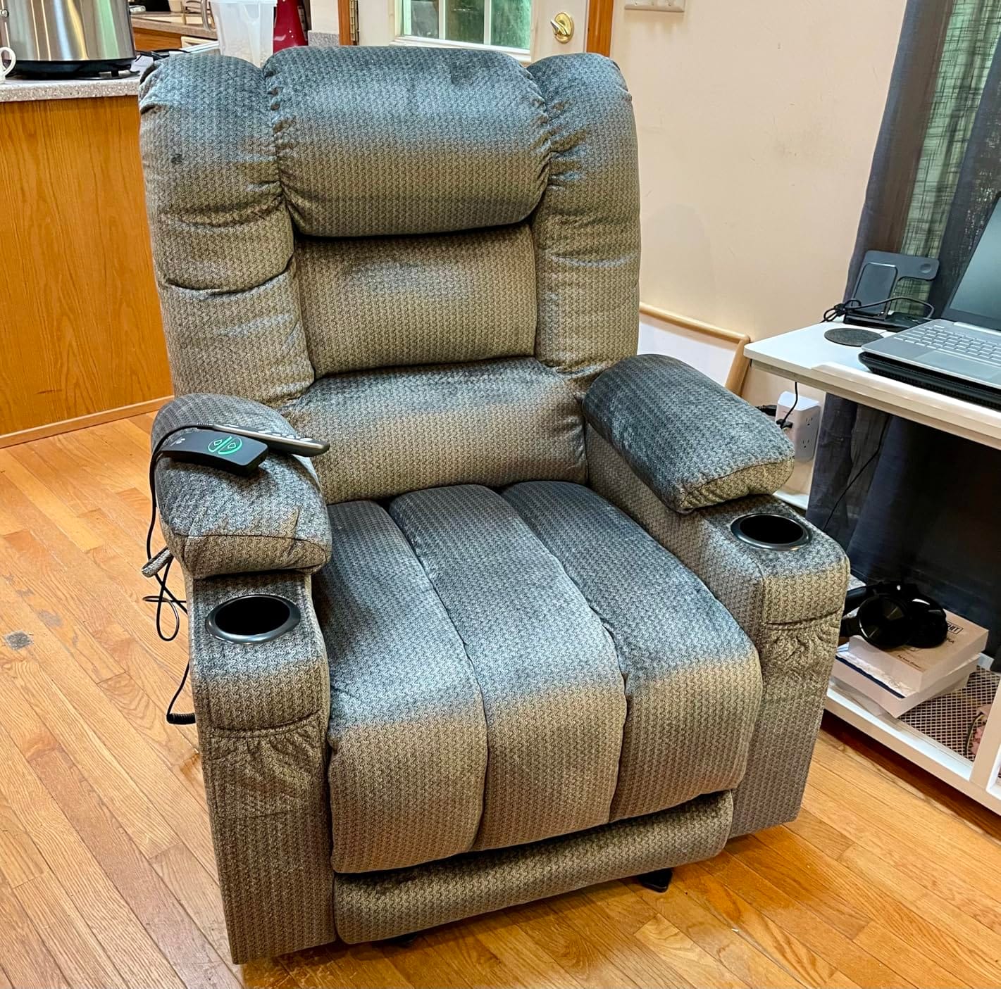 MCombo Recliner Chair with Heat and Massage for Living Room PR670 (Grey) | 155° Zero Gravity, USB & Type-C Charging Ports, Cup Holders, FSC & OEKO Certified customer photo 2