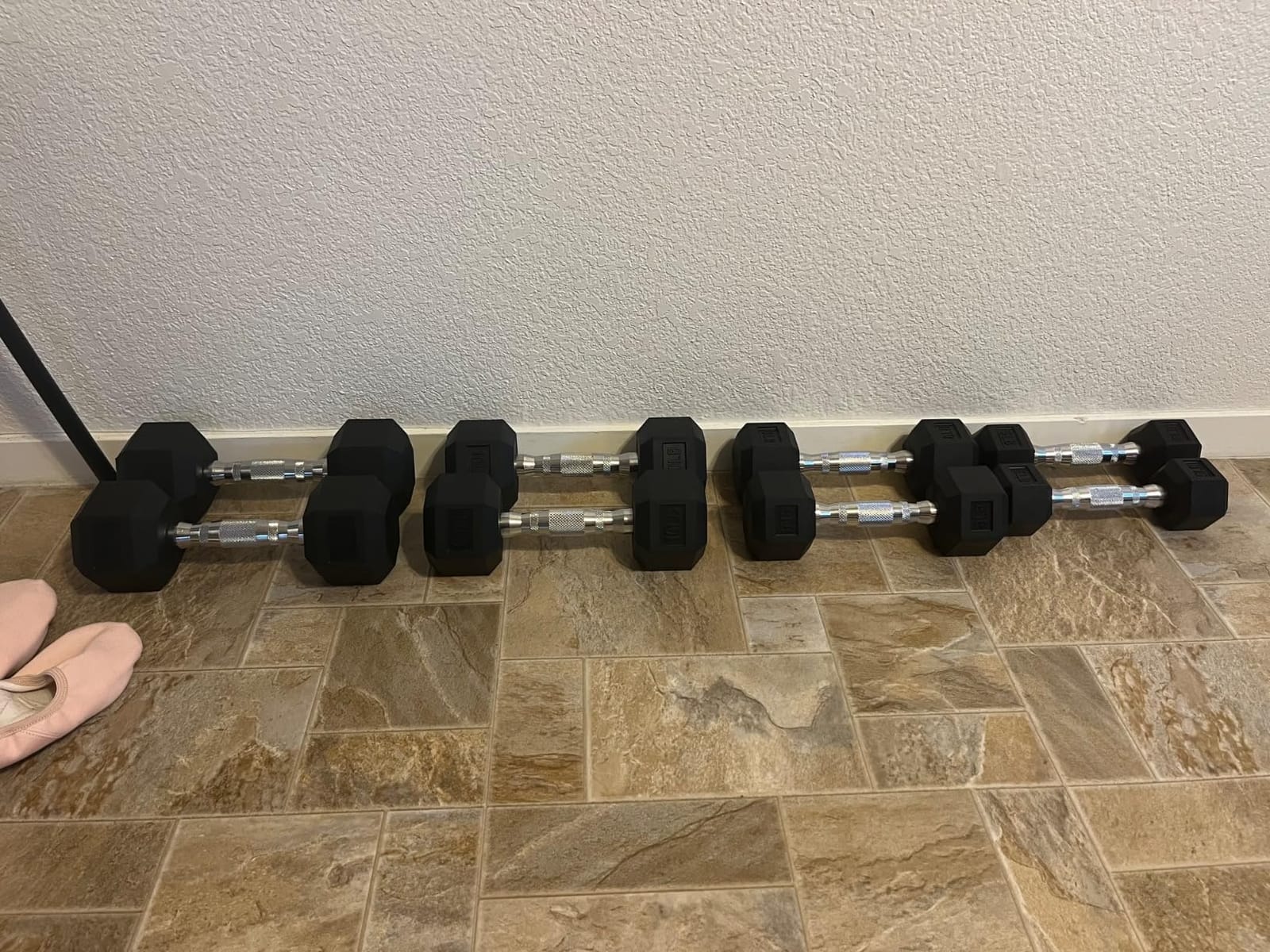 HANDBODE Hex Dumbbell Set of 2, Rubber Encased Fixed Dumbbells, 2.5-65 lb customer photo 2