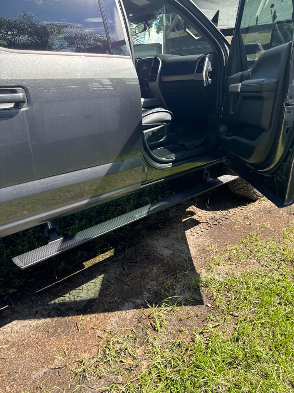 Rough Country Power Running Boards with LED Step Lights for Ford F-150 Lightning/F-250/F-350/Raptor (2015-2026) Crew Cab - Retractable Electric Side Steps, Non-Slip Aluminum Design customer photo 2