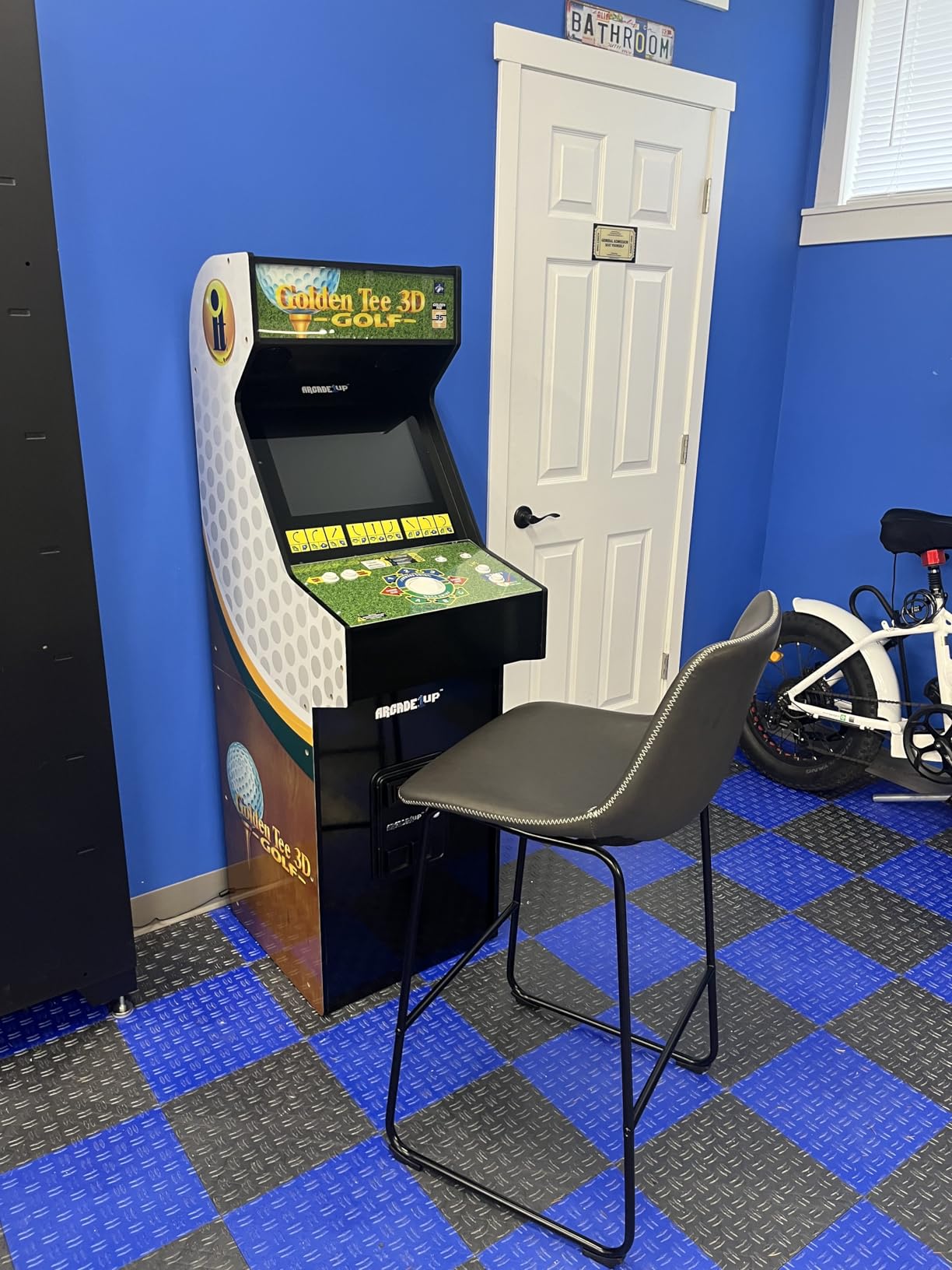 Arcade1Up Golden Tee 3D Deluxe Home Arcade, 8 Golf + Bowling Games customer photo 2