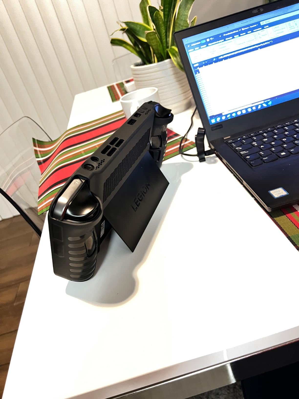 Lenovo Legion Go | Gaming Handheld | WQXGA IPS 144Hz 8.8