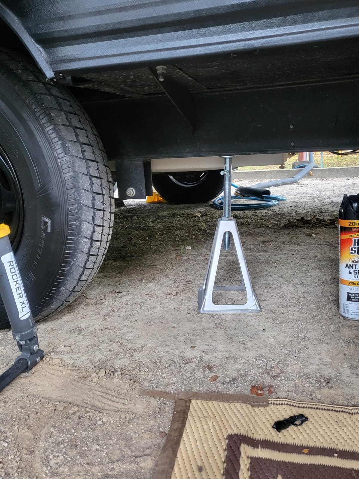 PAULINN RV Stabilizer Jacks 4 Pack, Heavy Duty Aluminum Jack Stands for Travel Trailer Camper, Single Screw Jack Support up to 6000 Lbs, Adjustable from 11 inch to 17 inch customer photo 1