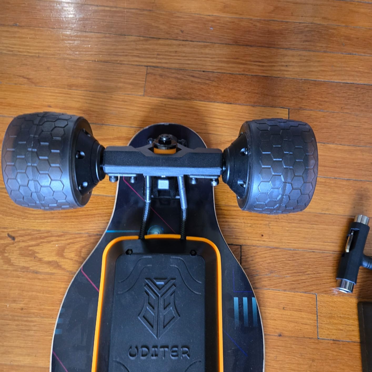 (S3/Pixel/Mini) Electric Skateboard, Full-Screen Deck & Swap-Battery customer photo 1