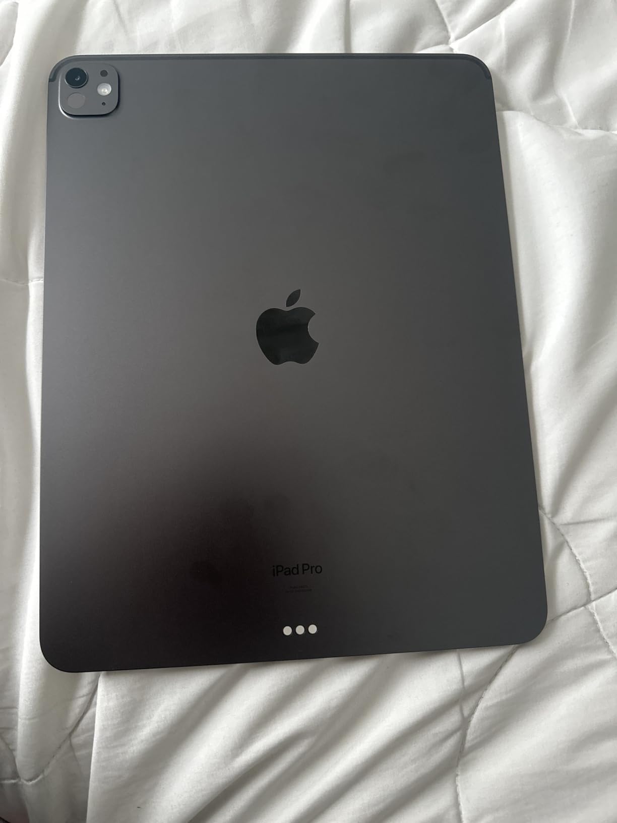 Apple iPad Pro 13-Inch (M4): Built for Apple Intelligence, Ultra Retina XDR Display, 512GB, 12MP Front/Back Camera, LiDAR Scanner, Wi-Fi 6E, Face ID, All-Day Battery Life - Space Black customer photo 1