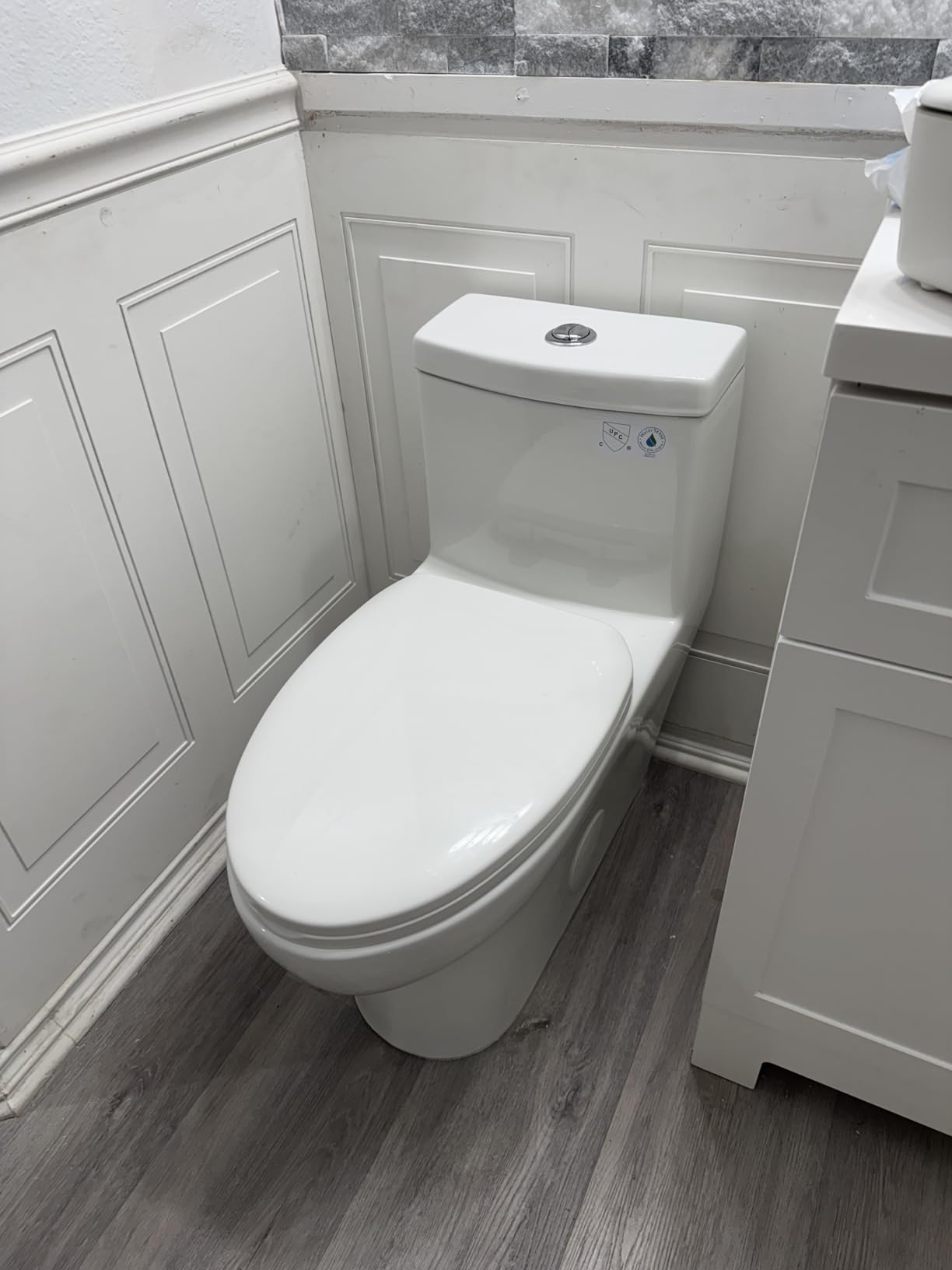 HOROW HR-ST076WD One Piece Toilet, Dual Flush, Compact Skirted Design customer photo 2