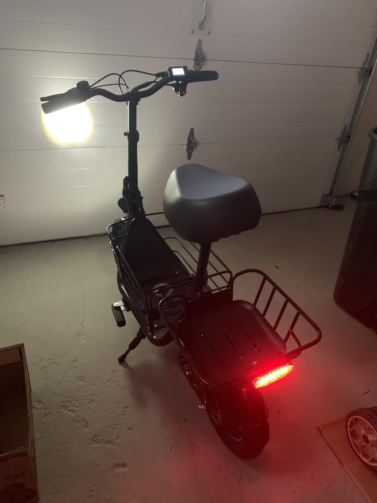 Gyroor Electric Scooter with Seat for Adults 20 Miles Range customer photo 2