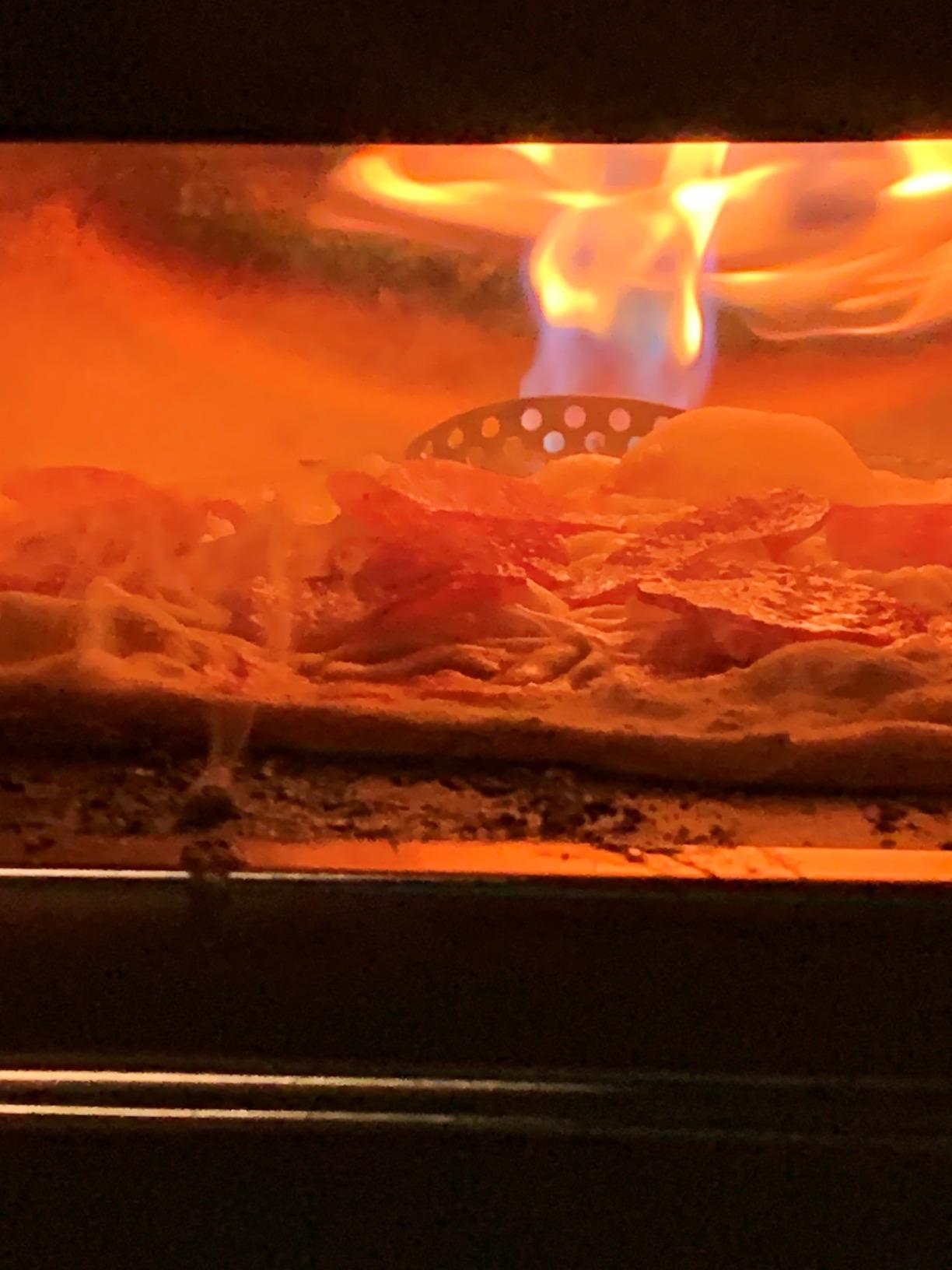 Gozney Roccbox Outdoor Pizza Oven, Portable, Gas & Wood Fired - Black | Heats up to 950F, Restaurant-Grade, Compact and Low-Profile Design Make 12 inch Pizza in 60 Seconds customer photo 2