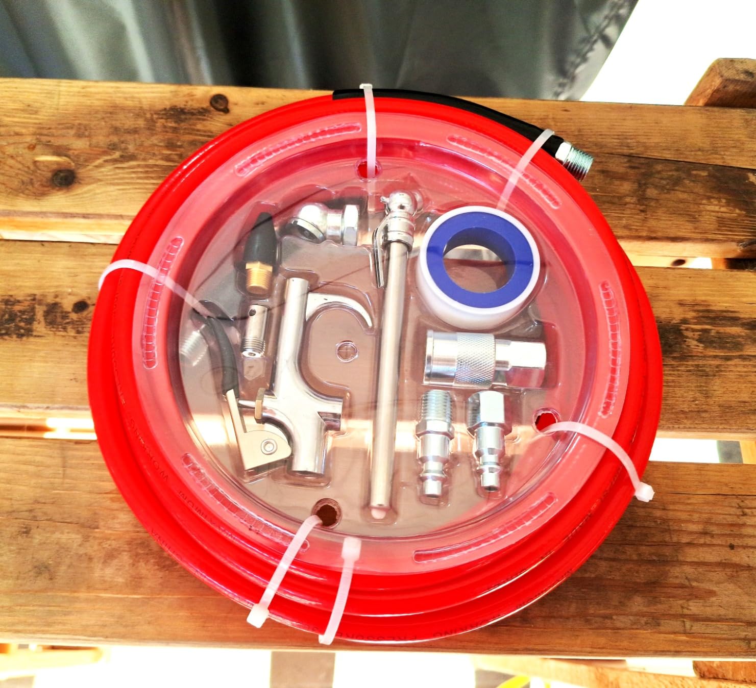 ECOMAX Air Compressor 6 Gallon 150 PSI Pancake Portable Oil-free Tank with 10 PCS Accessories Kit customer photo 1