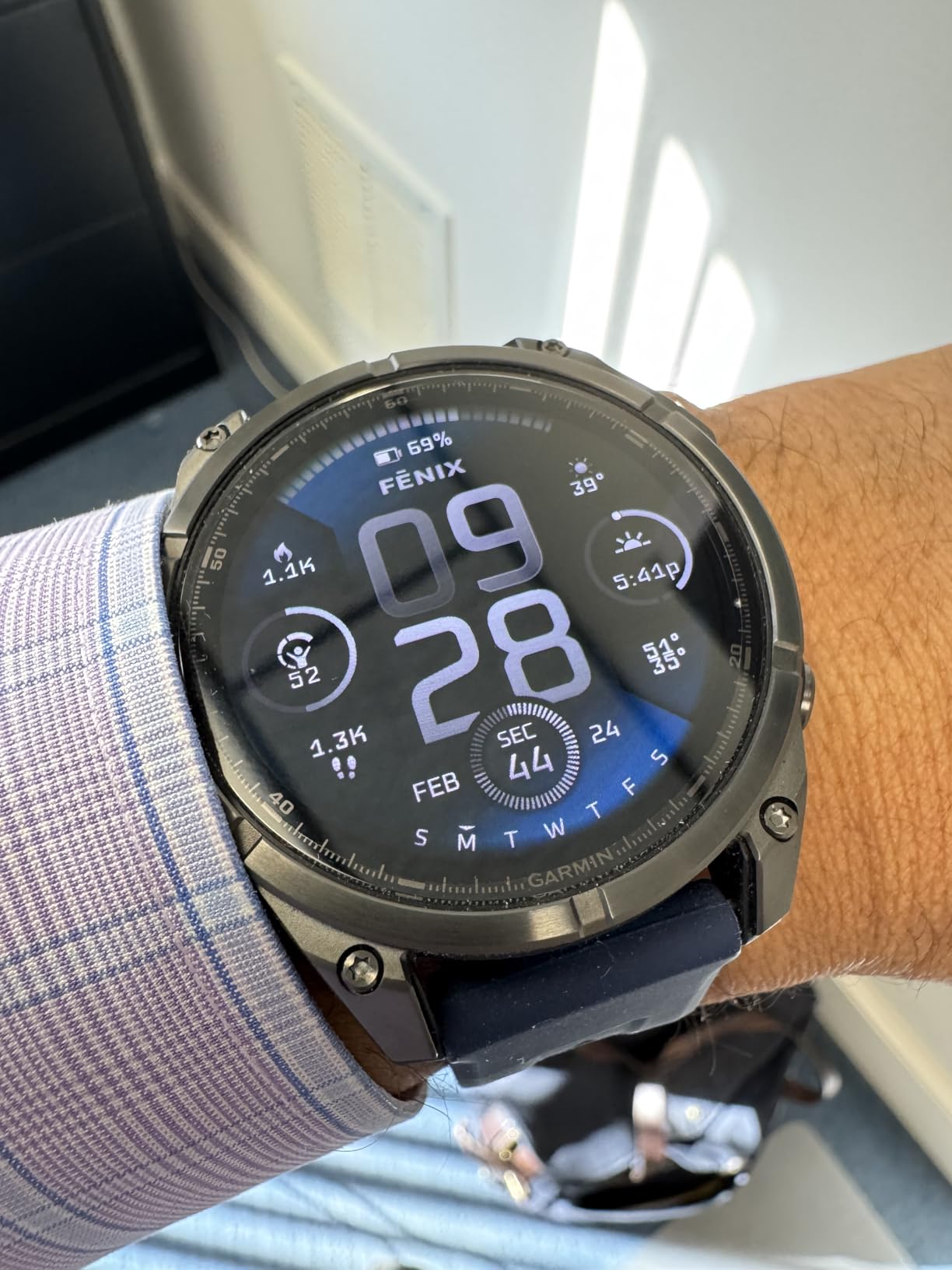 Garmin fēnix® 8, Sapphire, 47mm, DLC Titanium, Black/Pebble Gray customer photo 1