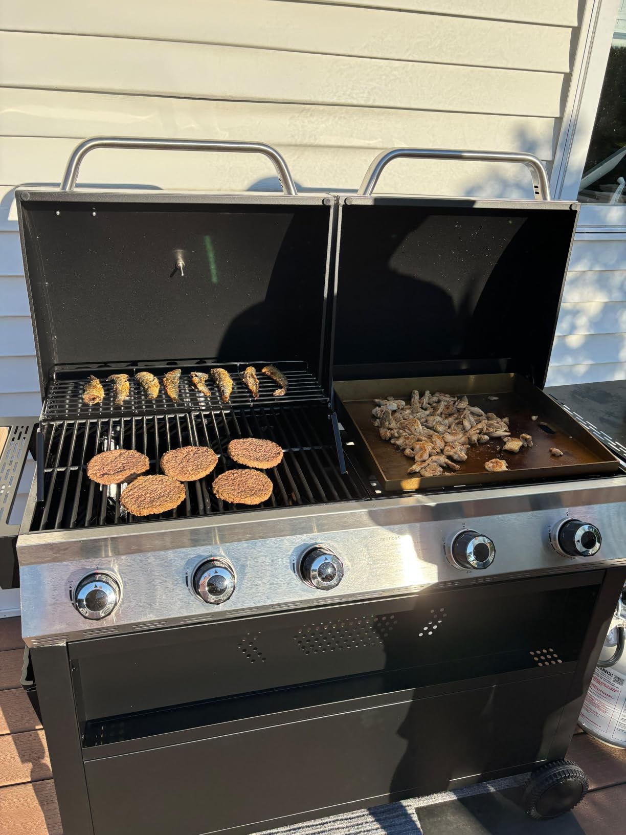Sophia & William Propane Gas Grill and Griddle Combo, Dual Outdoor BBQ | Grill with Flat Top Griddle for Outdoor Cooking, Backyard, Patio, 696 SQIN Cooking Area, Porcelain-Enameled Cast Iron Grates customer photo 2