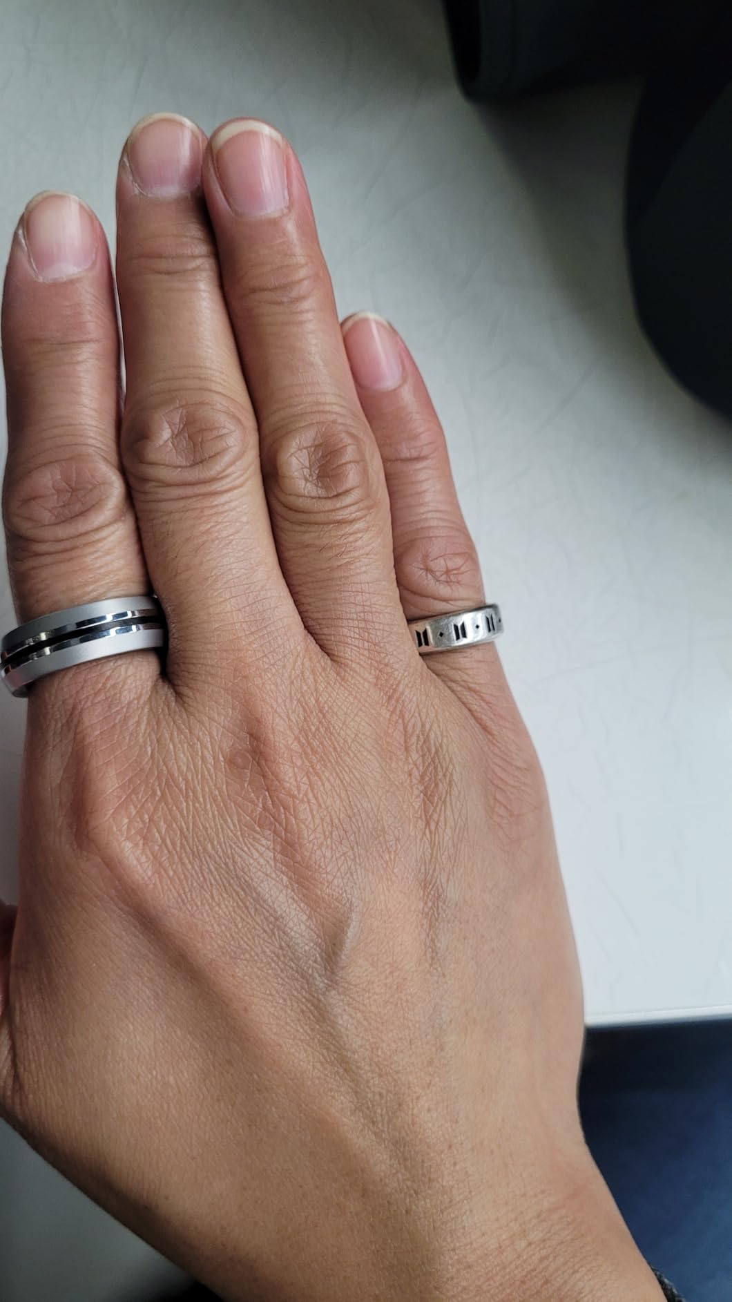 Renpho Lynx Smart Ring, Subscription-Free App, Silver, Size 10 | All Day Sleep & Activity Tracking, Includes Charging Case, 7-Day Battery Life, Size Before You Buy customer photo 2