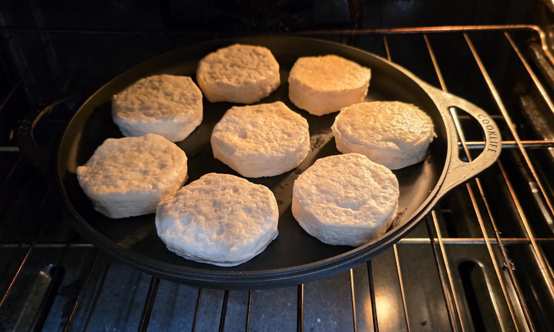COOKLIFE 12inch Lightweight Pre-Seasoned Cast Iron Griddle Smooth Grill Pan customer photo 1
