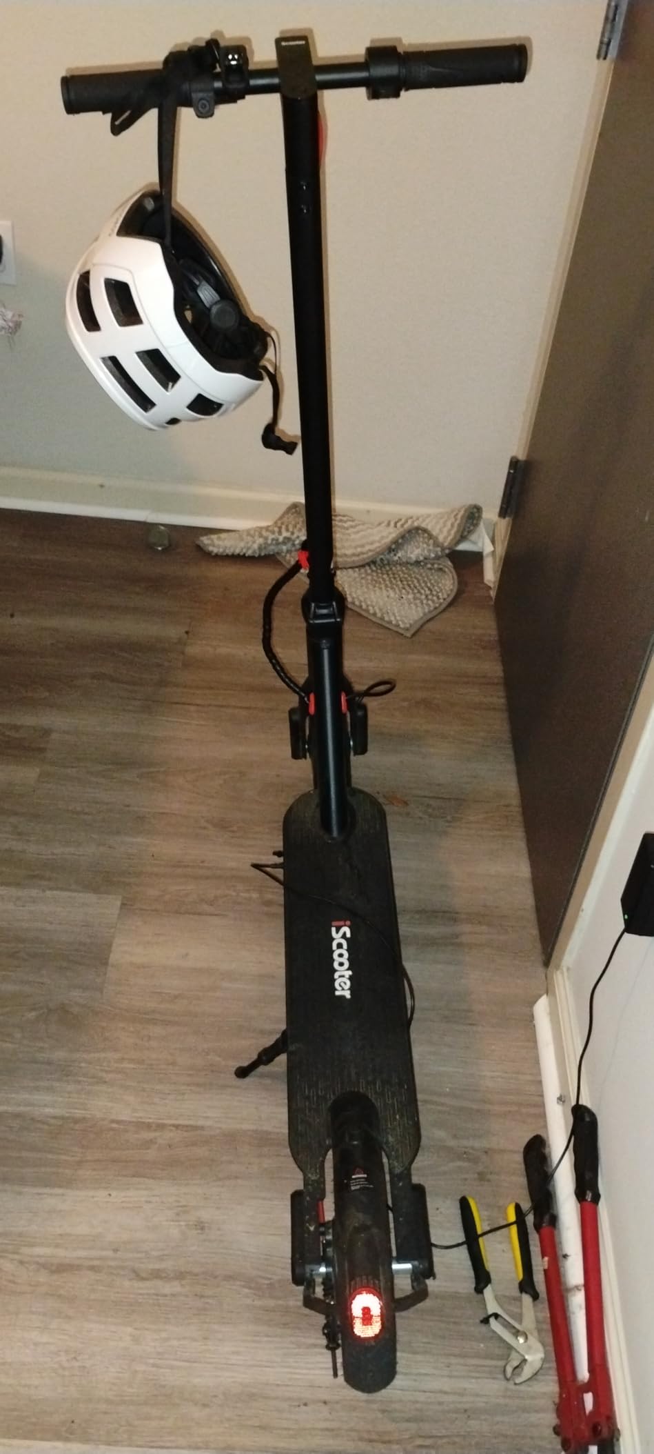 iScooter Electric Scooter for Adults, Foldable E-Scooter for Commuting customer photo 1