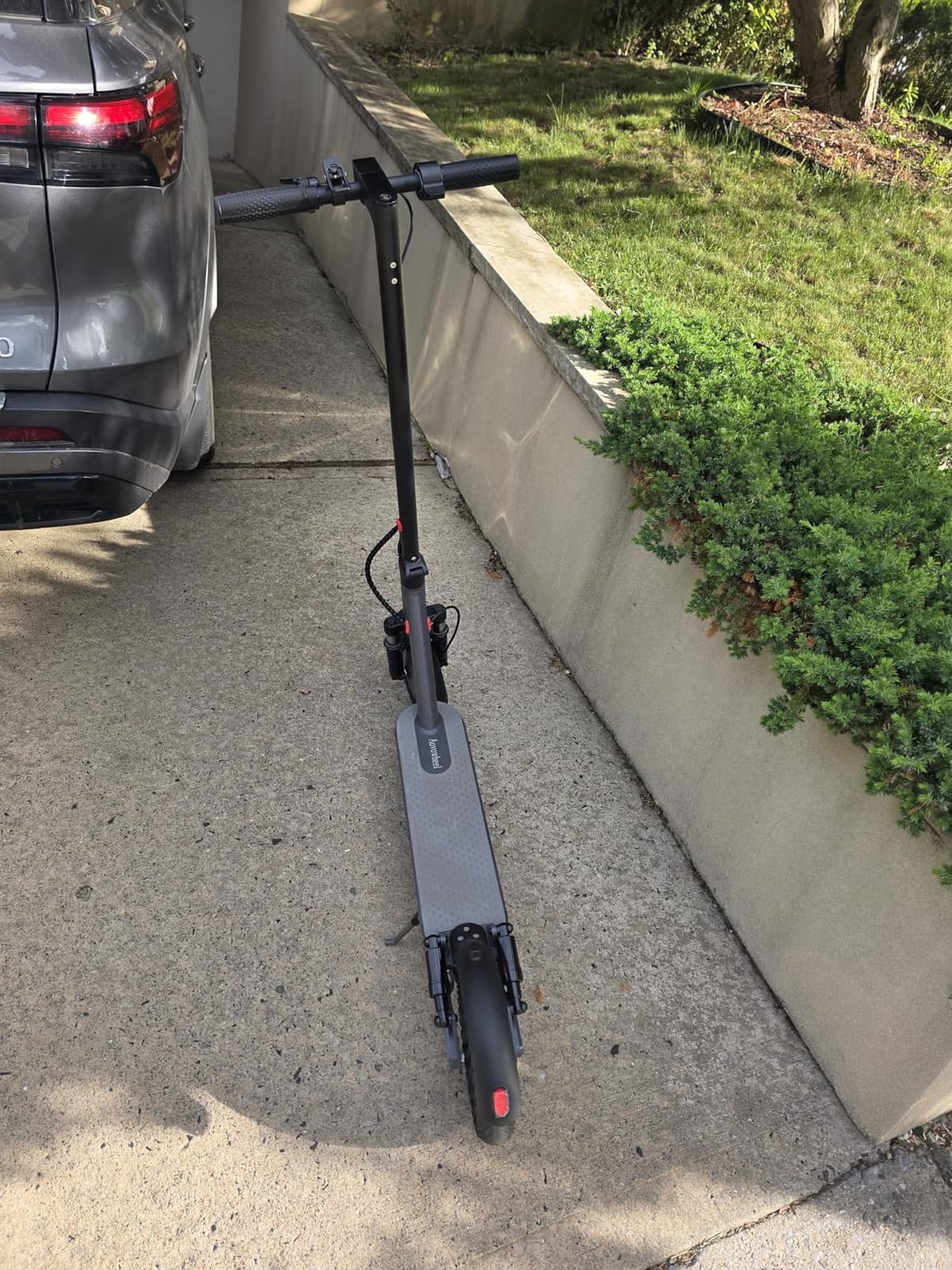Aovowheel Electric Scooter for Adults, Folding E Scooter with 350W/500W Motor 16/24 Mph Top Speed, Max 19-23 Miles Long Range, 8.5''/10''/14''Tires Commuting Scooters with Dual Brakes System, APP customer photo 1
