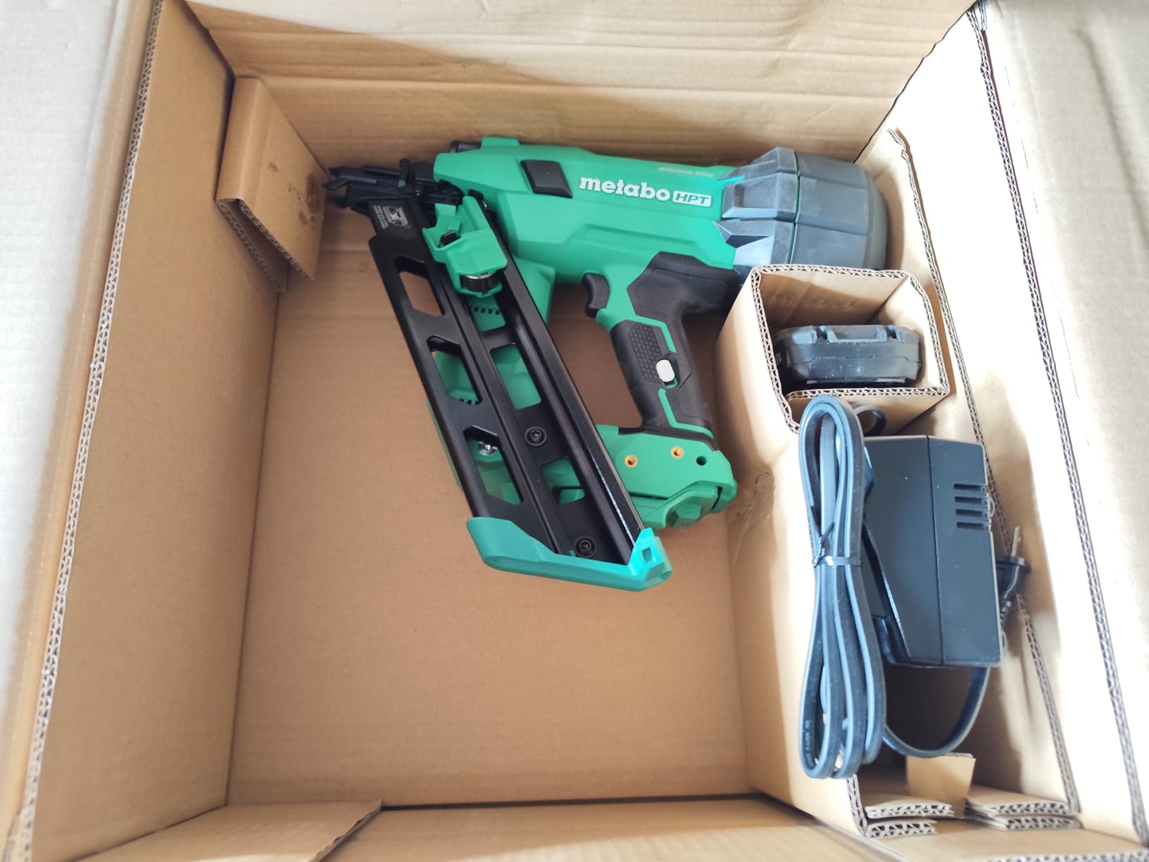 Metabo HPT 18V MultiVolt Cordless 30° Paper Tape Framing Nailer Kit, 3-1/2