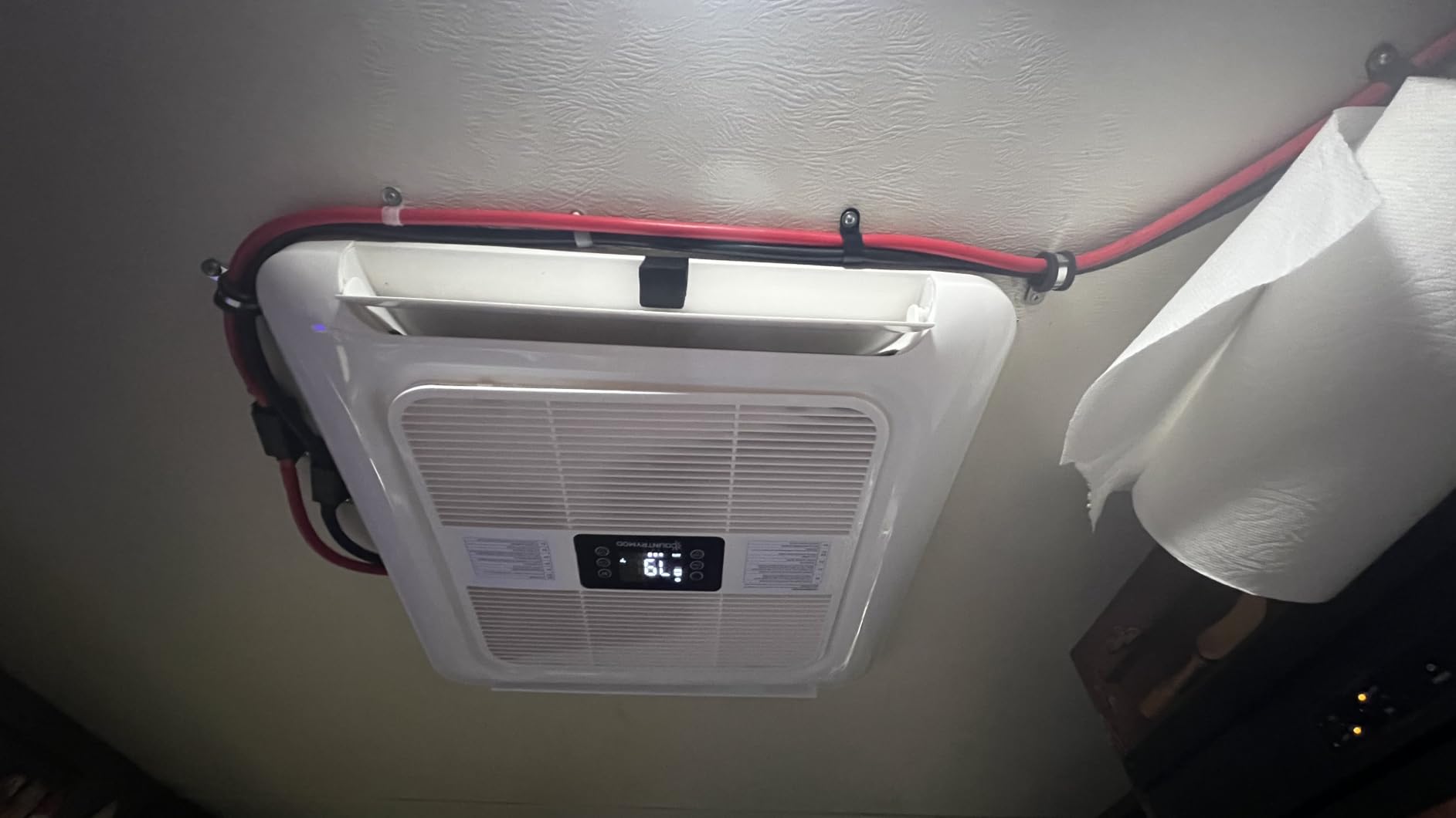12V DC RV Air Conditioner 10000 BTU RV AC Unit Low Power Consumption Rooftop RV Air Conditioners with APP Remote for RVs, Camper, Van, Battery Powered customer photo 1