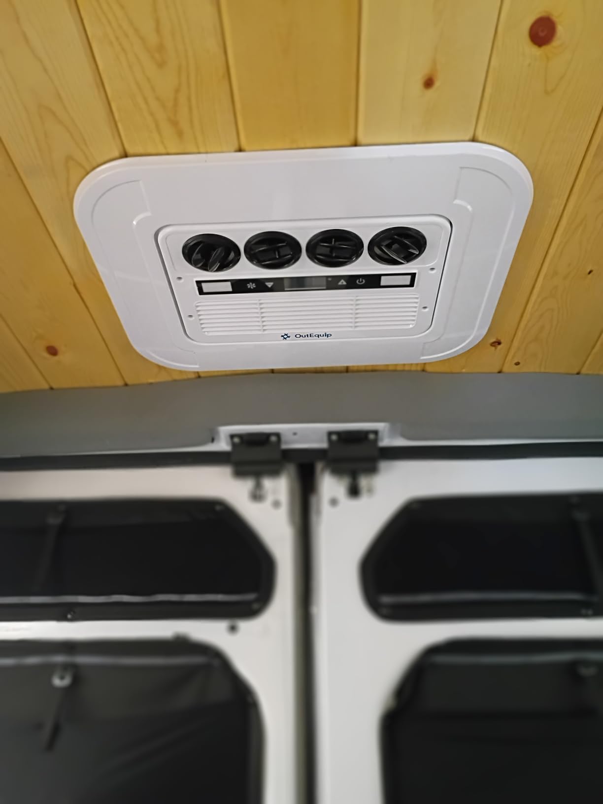 RV Air Conditioner, 12V 10000 BTU Rooftop Air Conditioner for RVs, Trucks, Vans, Campers, Tractor, Low Profile Quiet AC Unit(w/heater) customer photo 1