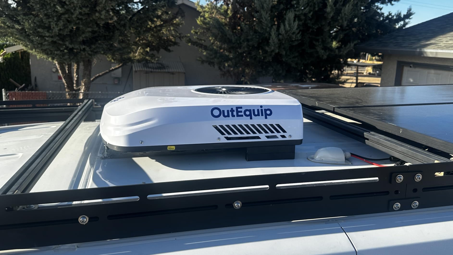RV Air Conditioner, 12V 10000 BTU Rooftop Air Conditioner for RVs, Trucks, Vans, Campers, Tractor, Low Profile Quiet AC Unit(w/heater) customer photo 2